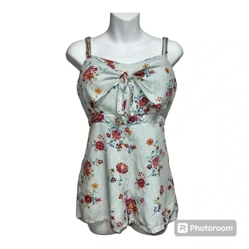 EN CREME Womens MEDIUM Floral BOHO Romper / Shorts Adjust Straps